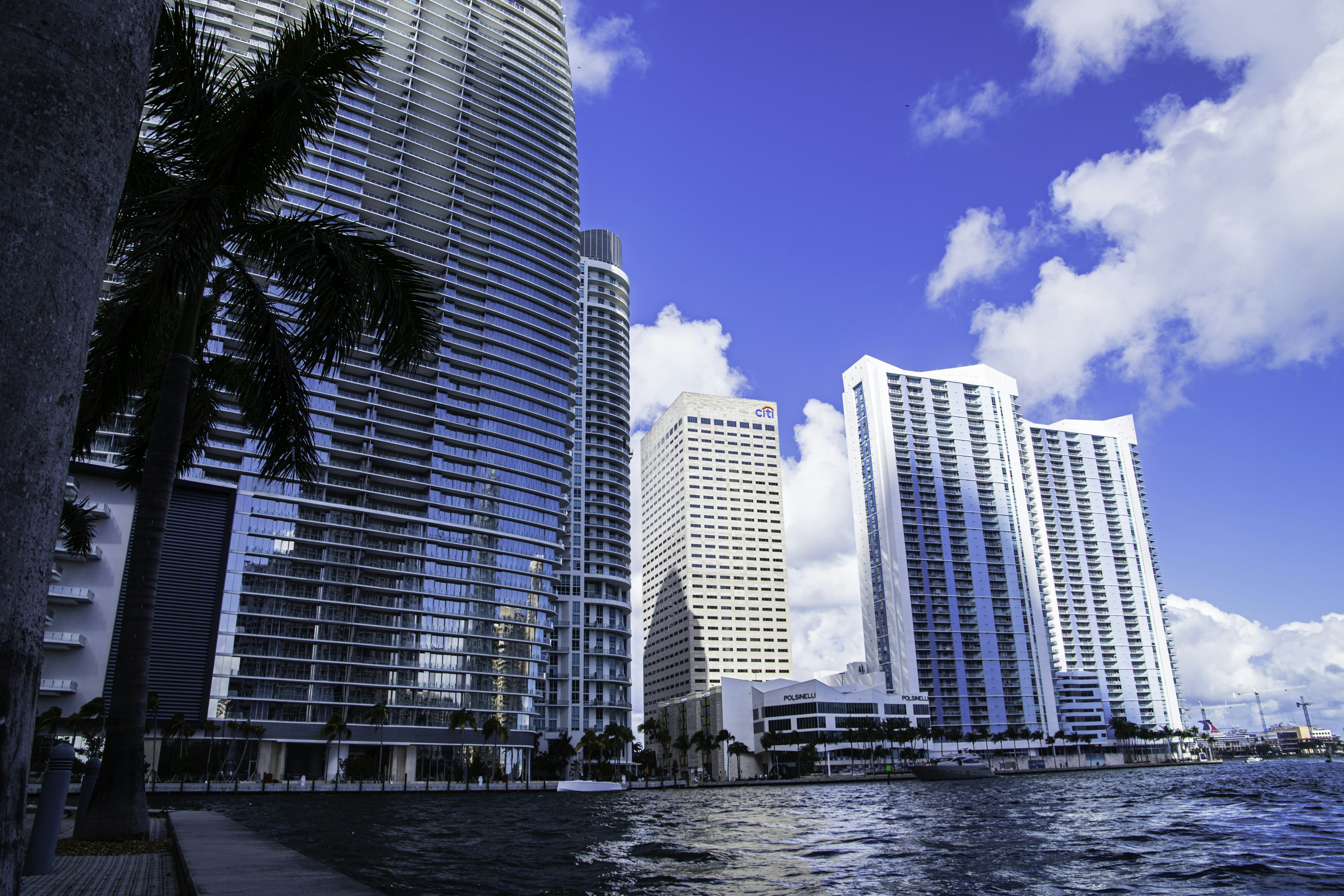 Miami Ultra HD Bright